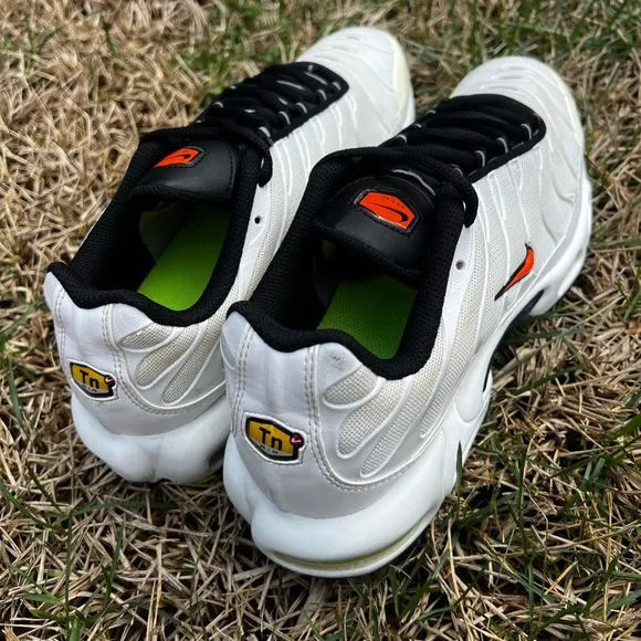 CLEAN Nike Air Max Plus Nerf White size 10.5 Mens shoes