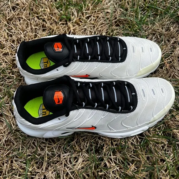 CLEAN Nike Air Max Plus Nerf White size 10.5 Mens shoes