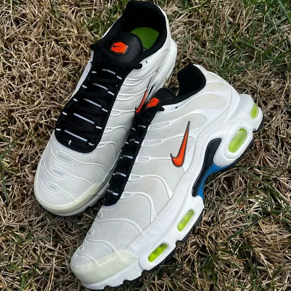 CLEAN Nike Air Max Plus Nerf White size 10.5 Mens shoes