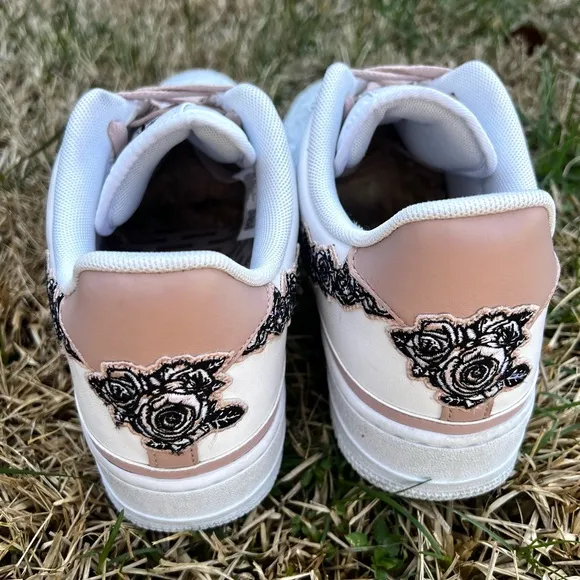 CLEAN Nike size 10.5 Mens Air Force 1 Low Doernbecher 2019 shoes
