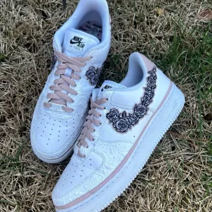 CLEAN Nike size 10.5 Mens Air Force 1 Low Doernbecher 2019 shoes