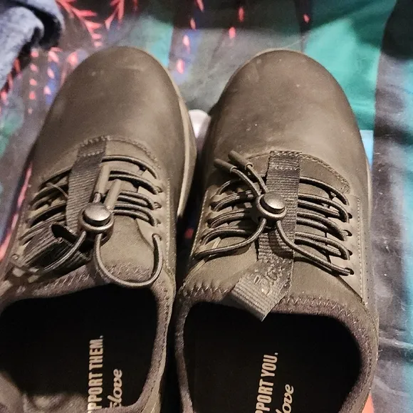 CLOVE NURSING SHOES WOMENS 9 Black Womens Casual Shoes LIGHT PREOWNED
