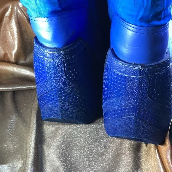 COBALT blue vintage moon boots. Size 9-10. Red white stripes. B13