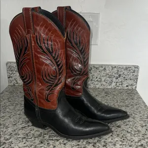 CODE WEST Leather Vintage Western Cowboy boots Size 6 Woman Brown and Black