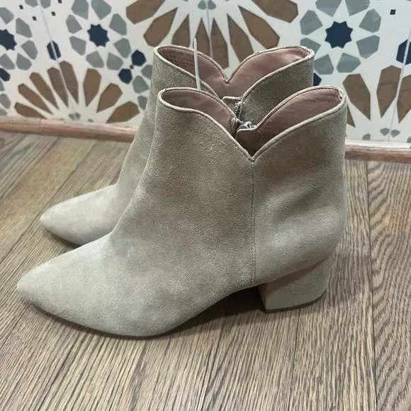 Cole Haan Elyse Bootie - Light Beige Suede - Size 9.5