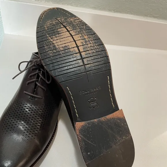 Cole Haan Leather Perforated Laceup Hard Bottom Mens Dress Shoes