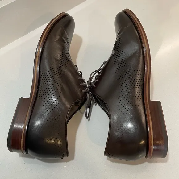 Cole Haan Leather Perforated Laceup Hard Bottom Mens Dress Shoes