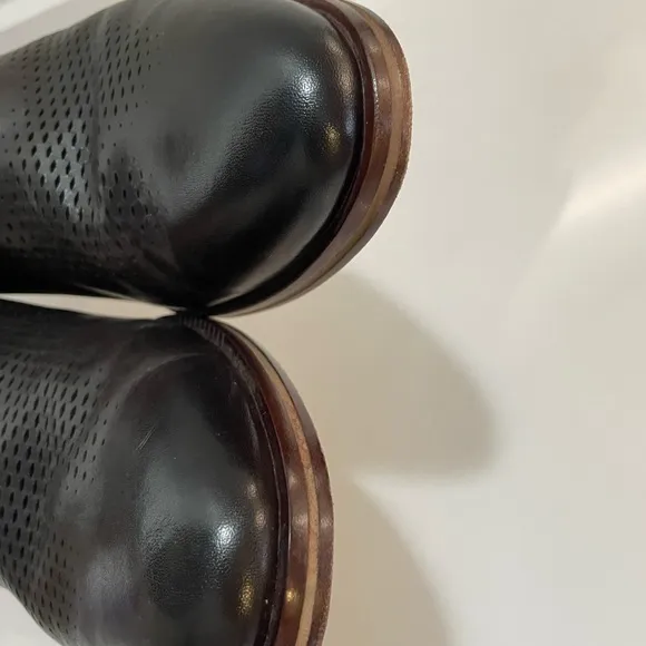 Cole Haan Leather Perforated Laceup Hard Bottom Mens Dress Shoes