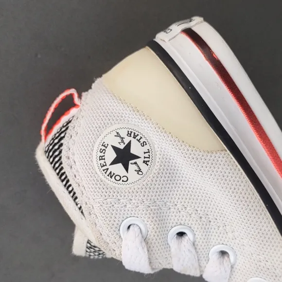 Converse Chuck Taylor All-Star Syde Street Mid