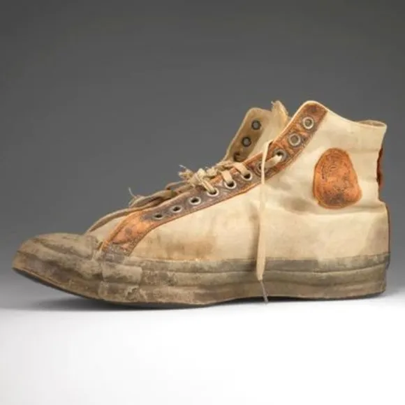 Converse Chuck Taylor All-Star Syde Street Mid