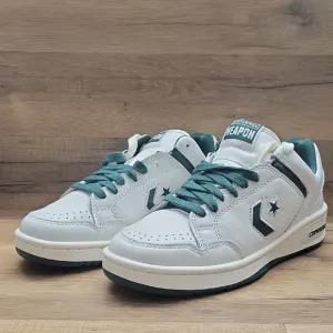 Converse Men's White and Green Sneakers Size Women 7.