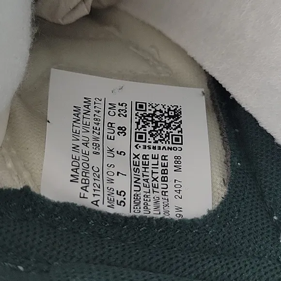Converse Men's White and Green Sneakers Size Women 7.