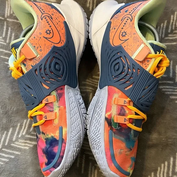 COPY - Kyrie low 3 Tie Die 11 1/2