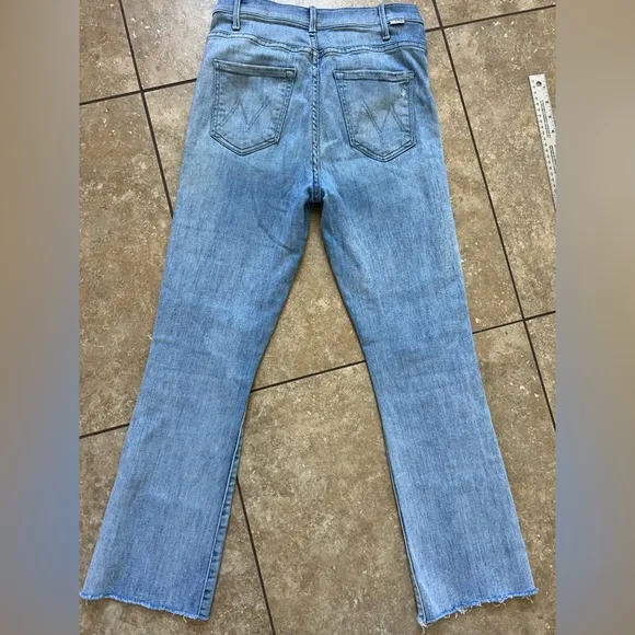 COPY - Like NEW Mother Denim - The Hustler Ankle Fray Jean in Knock on Wood Siz…