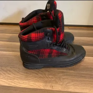 COPY - Timberland/Woorich vintage boots gently used