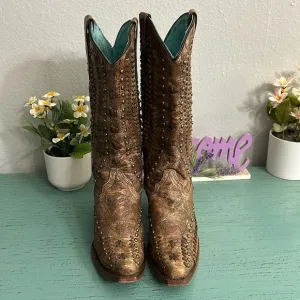 Corral Womans Studded Vintage boots SZ 6 M item 146