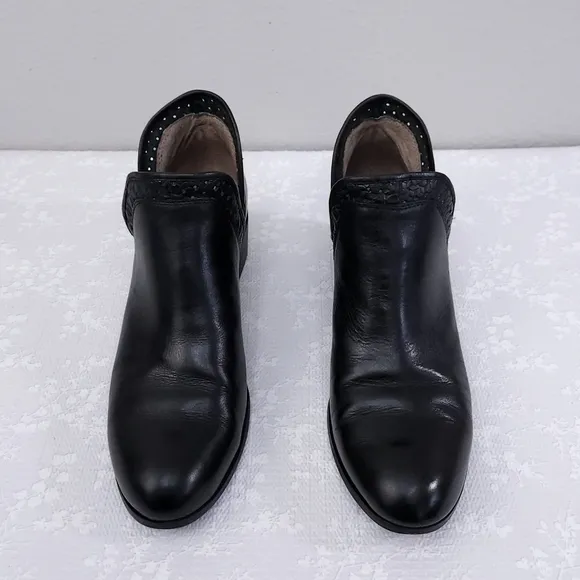 CORSO COMO Gaddy Cut-Out Ankle Boots US 9