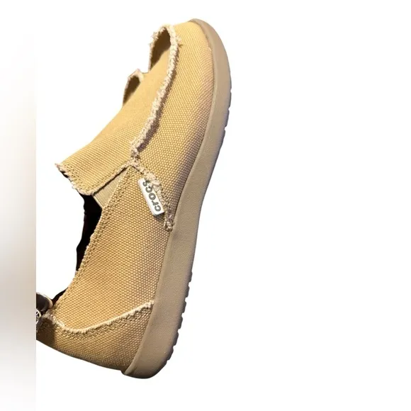 Crocs Santa Cruz Mens Size 9 Khaki Comfort Slip On Casual Loafer Shoes NWOT