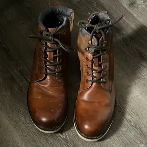 Crown Vintage Men's Brown Leather Boots Size 10.5