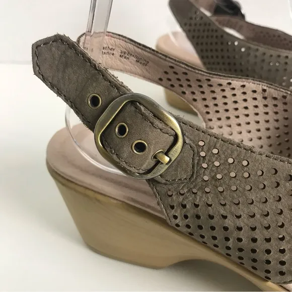 Dansko Jacinda Chestnut Nubuck Leather Perforated Slingback Clog Sandals Sz 39