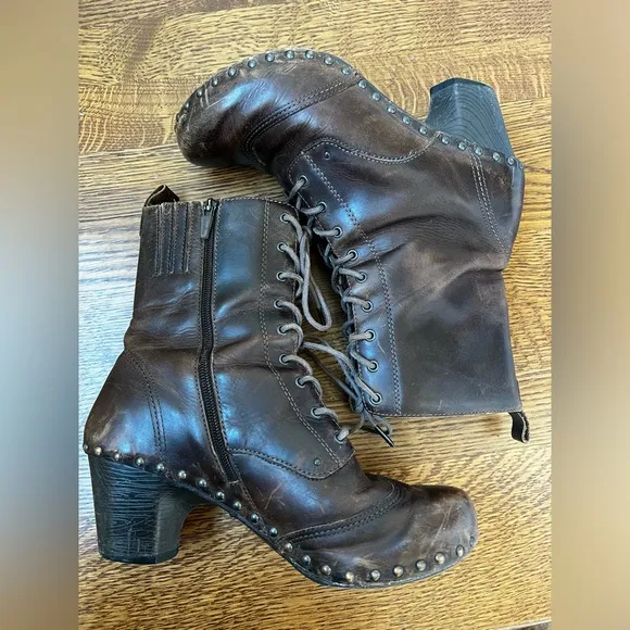 DANSKO Nat Lace Up Dark Brown Boots Studded Mid Victorian Granny Retro 40 flaw
