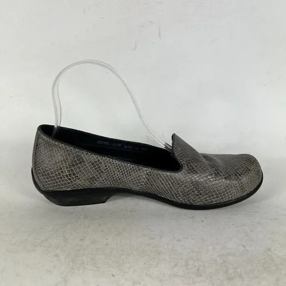 Dansko Nubuck Loafers Womens 7 Olive Gray Snakeskin Pattern Casual Slip-On Shoes