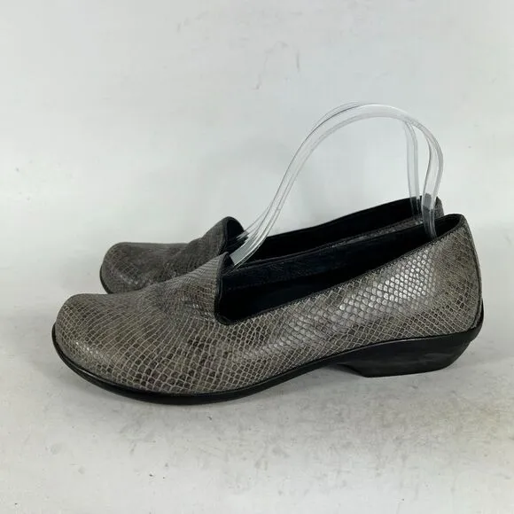 Dansko Nubuck Loafers Womens 7 Olive Gray Snakeskin Pattern Casual Slip-On Shoes