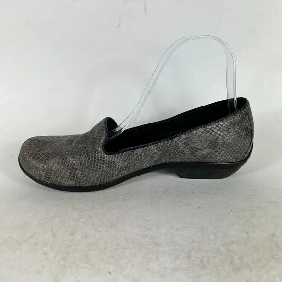 Dansko Nubuck Loafers Womens 7 Olive Gray Snakeskin Pattern Casual Slip-On Shoes