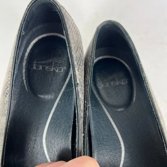 Dansko Nubuck Loafers Womens 7 Olive Gray Snakeskin Pattern Casual Slip-On Shoes