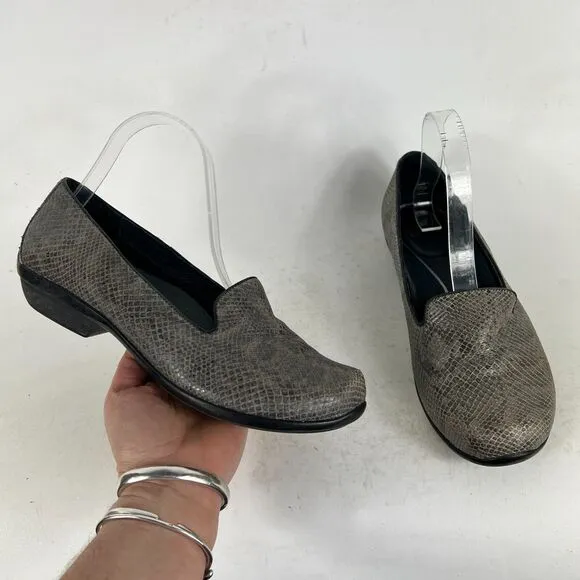 Dansko Nubuck Loafers Womens 7 Olive Gray Snakeskin Pattern Casual Slip-On Shoes