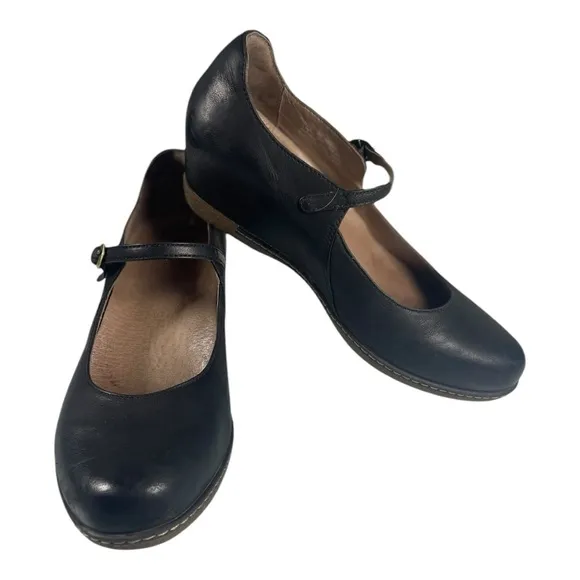 Dansko Women’s Loralie Black Leather Wedge Mary Jane Shoes