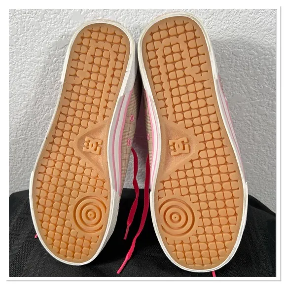 DC CHELSEA SKATEBOARD Women's Pink Plaid Sneakers Sz 7W Pink, White, Tan NWOB