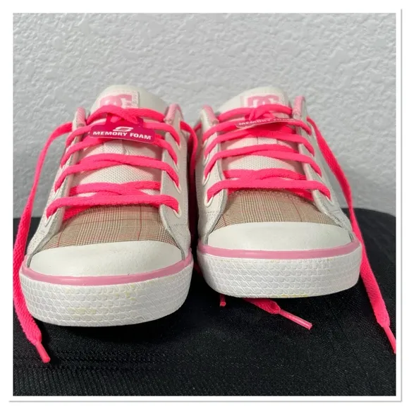 DC CHELSEA SKATEBOARD Women's Pink Plaid Sneakers Sz 7W Pink, White, Tan NWOB