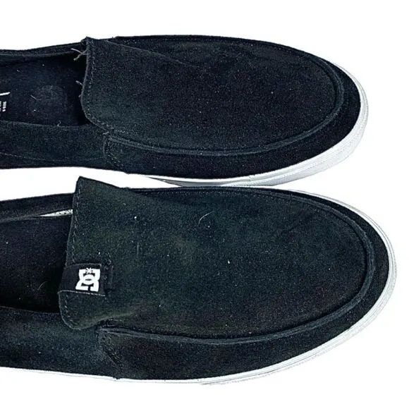 DC Shoes Skateboard Men’s Sneakers Slip On Flats Size 11 Medium Black Suede EUC