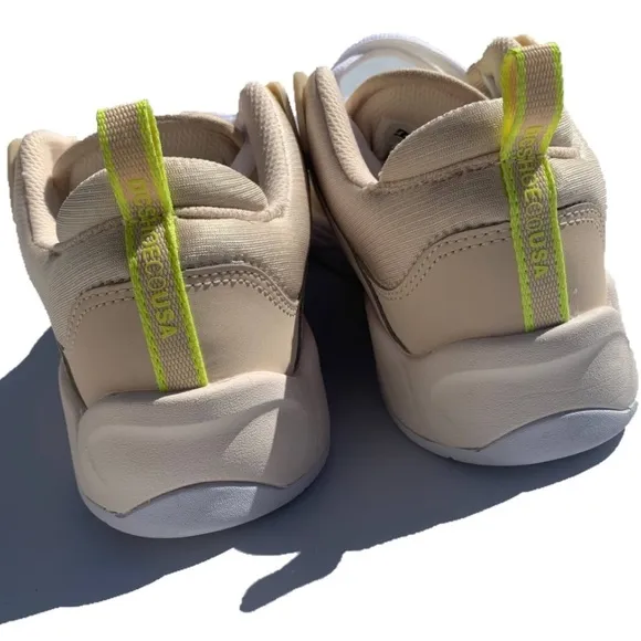 DC Williams slim unisex size 8 beige peach nubuck skateboarding shoes