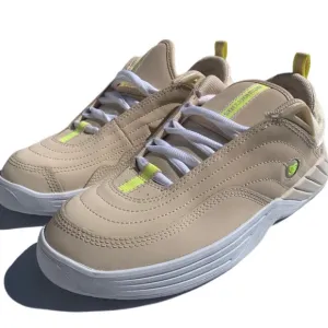 DC Williams slim unisex size 8 beige peach nubuck skateboarding shoes