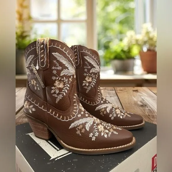 DINGO Leather Floral Embroidered Cowgirl boots Size 8