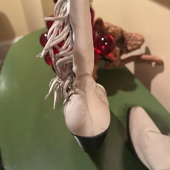 Dingo Vintage white boots