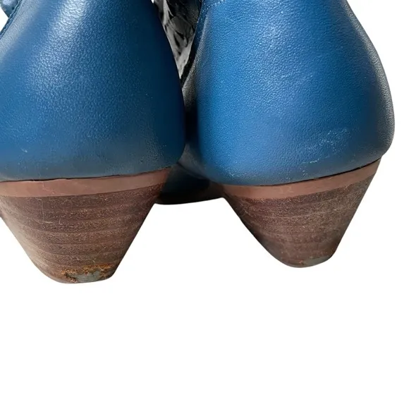 DINGO Vintage Blue Perforated Leather Almond Toe Cowboy Cowgirl Western Boots 9