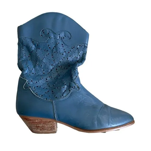 DINGO Vintage Blue Perforated Leather Almond Toe Cowboy Cowgirl Western Boots 9