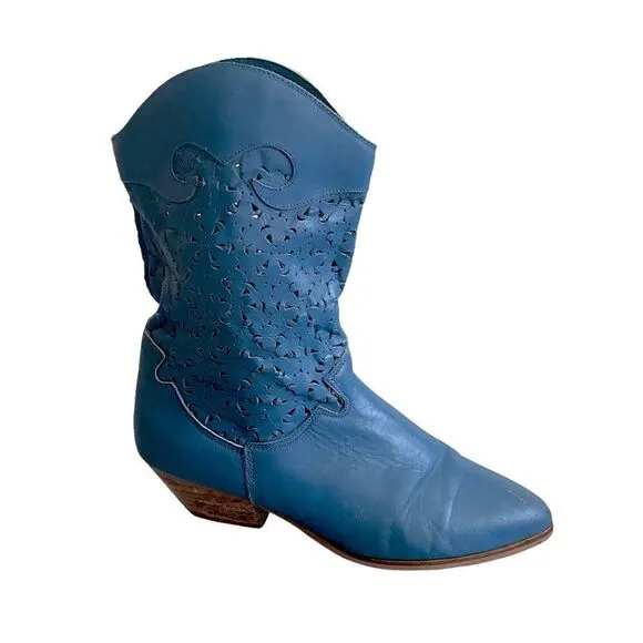 DINGO Vintage Blue Perforated Leather Almond Toe Cowboy Cowgirl Western Boots 9