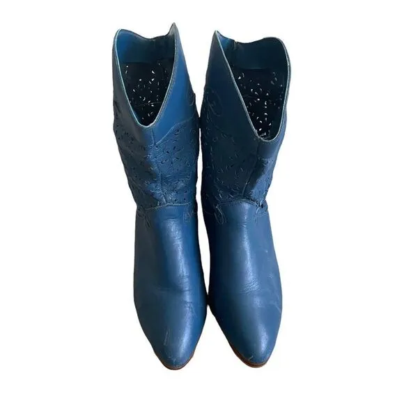 DINGO Vintage Blue Perforated Leather Almond Toe Cowboy Cowgirl Western Boots 9