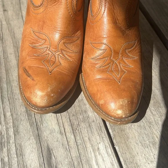 Dingo Women’s 7.5 Cowboy Boots Tan Leather Embroidered Western Tall Heeled