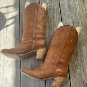 Dingo Women’s 7.5 Cowboy Boots Tan Leather Embroidered Western Tall Heeled
