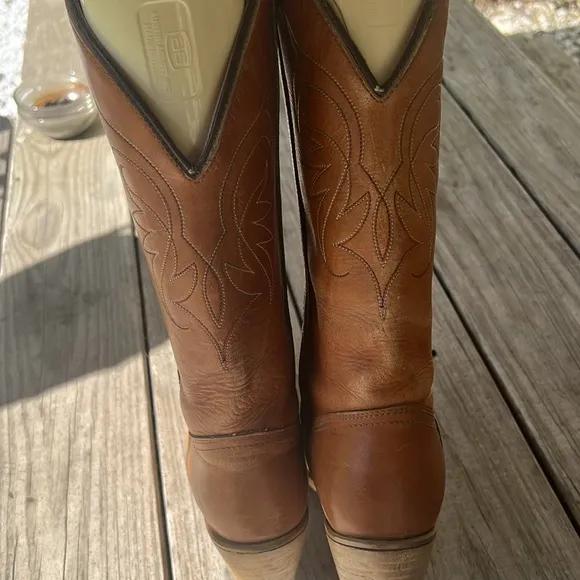 Dingo Women’s 7.5 Cowboy Boots Tan Leather Embroidered Western Tall Heeled