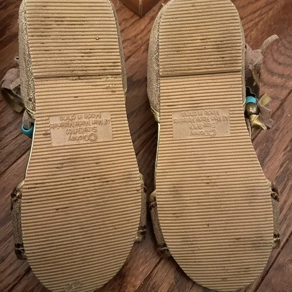 Disney Pocahontas Dress Up Shoes - Size 9/10