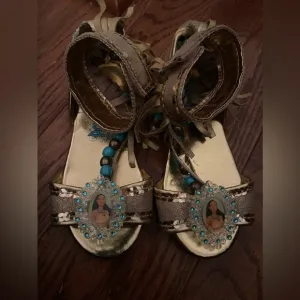Disney Pocahontas Dress Up Shoes - Size 9/10