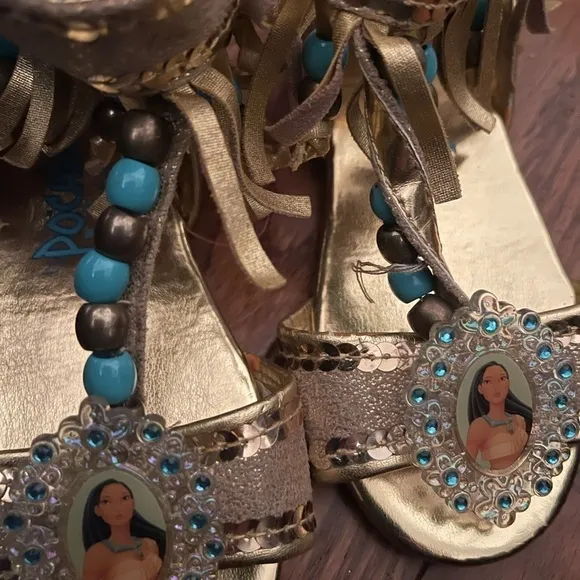 Disney Pocahontas Dress Up Shoes - Size 9/10