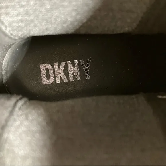 DKNY Women's Smooth Metallic Leather Combat Boot Sz: 8