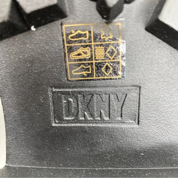 DKNY Women's Smooth Metallic Leather Combat Boot Sz: 8